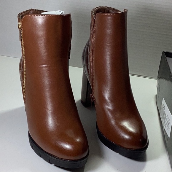 WOMEN'S NEW YORK AND COMPANY EMMALYNN HEELED BOOTIES - Picture 8 of 11